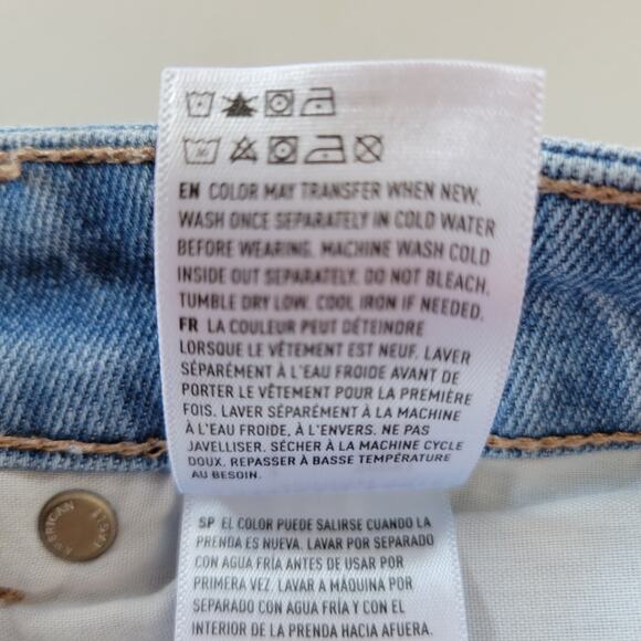 American  Eagle Outfitters Distressed Mom Jeans Size 2 Short - Picture 12 of 12